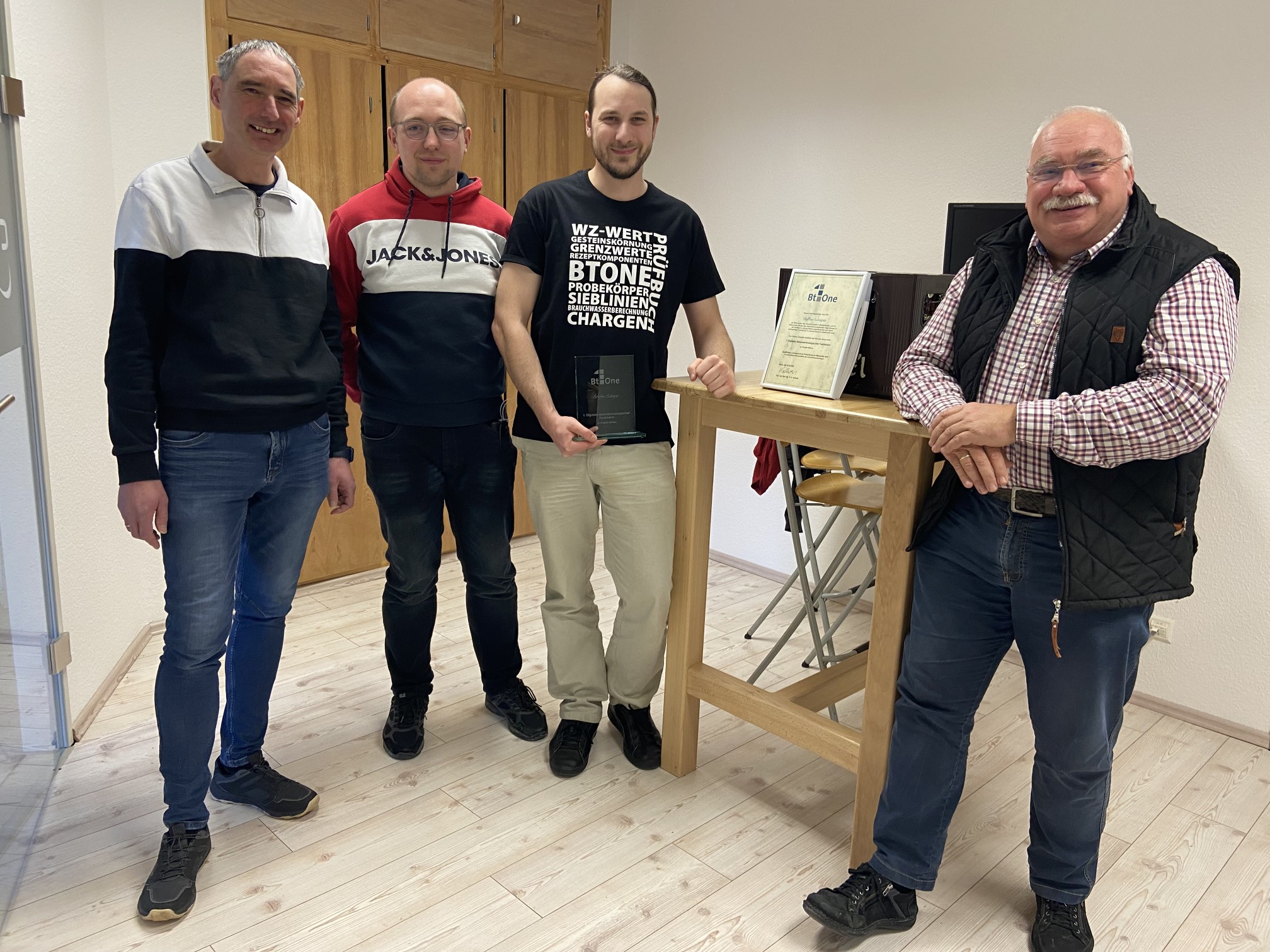 V.l.n.r.: Lars Kohlhagen, Richard Stephan, Steffen Schaper, Klaus-Dieter Kallweit